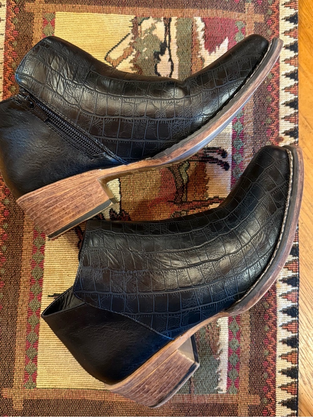 Roper Women's Sofia Caiman Zip Black
Boots Size 6 US EC